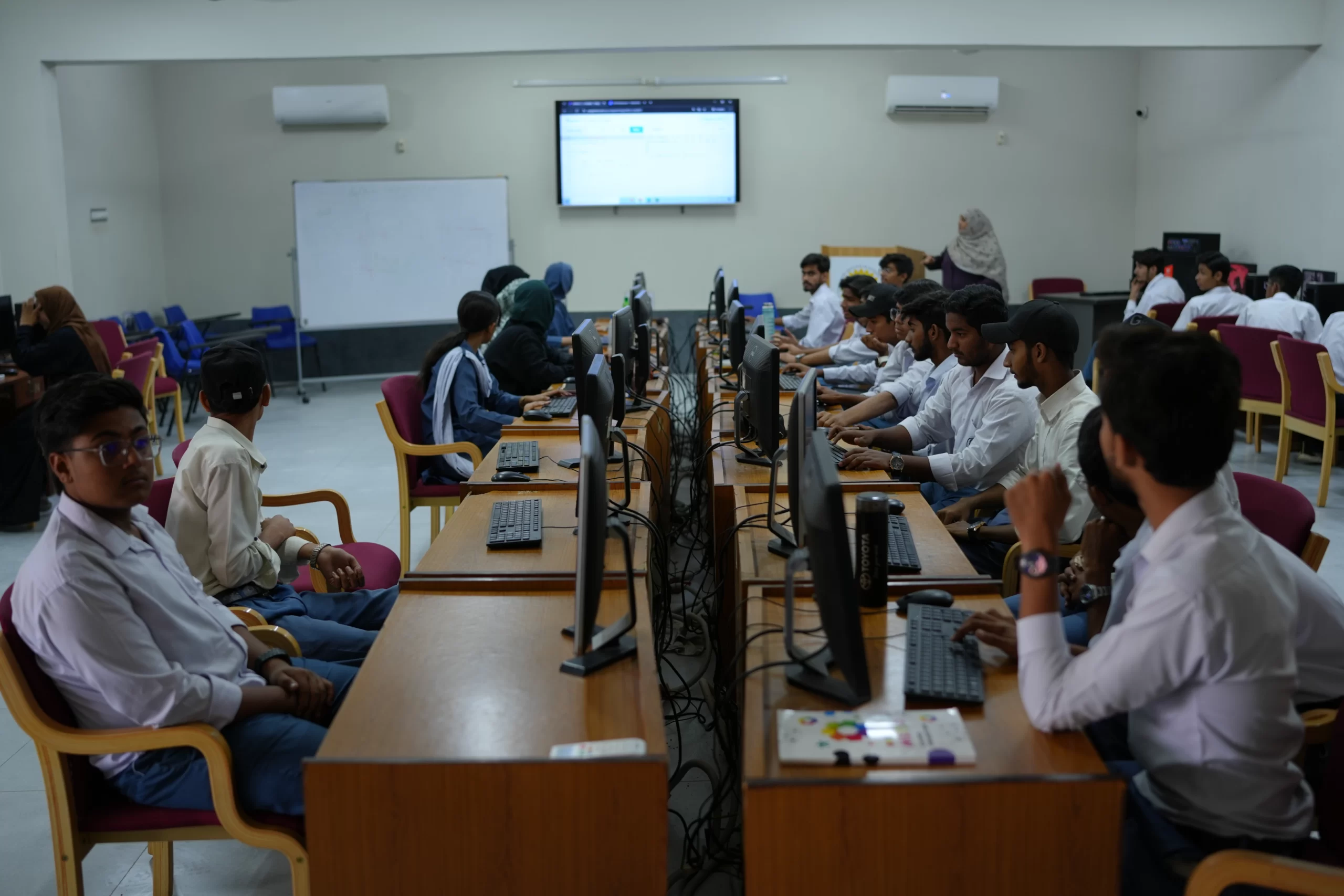 Dehli-College-Student-Visit | SBU